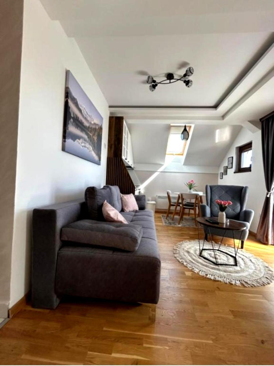 Altavista Apartment *